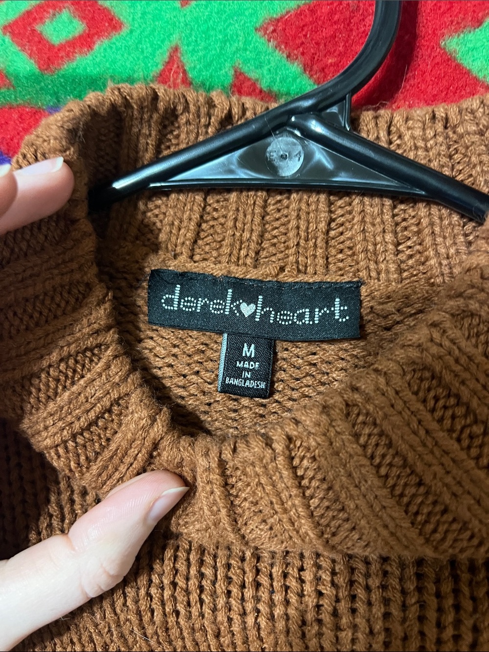 Derek Heart Sweater - Picture 3 of 10